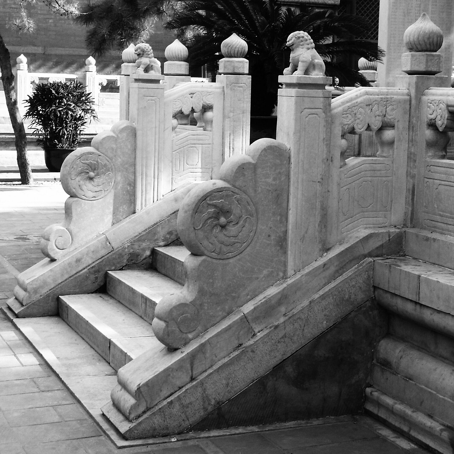 Freitreppe im taoistischen Dongyue Tempel in Peking